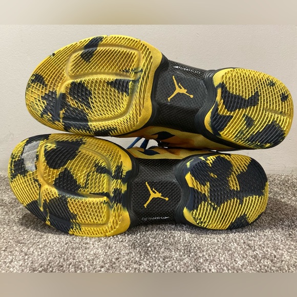 Air Jordan 28 MARQUETTE - Picture 7 of 13